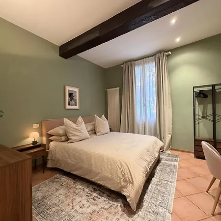 Elegance & Design In The Historic Center Bologna