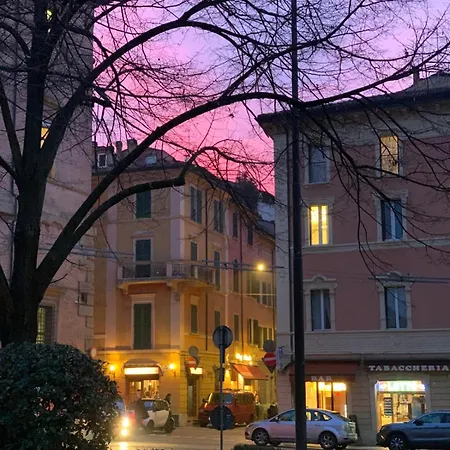 Elegance & Design In The Historic Center Bologna