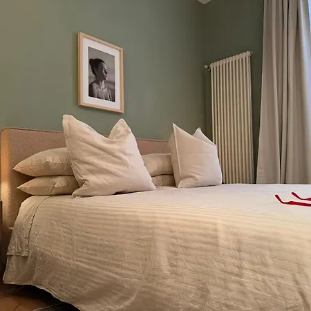 Elegance & Design In The Historic Center Appartement Bologna